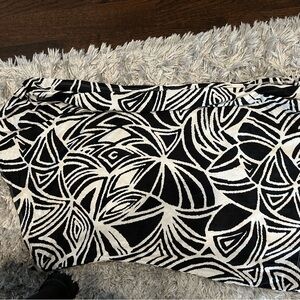 Black and White One Shoulder Sleeveless Dress